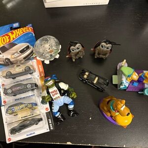 Hot Wheels Die-Cast Car Set - Black and Silver